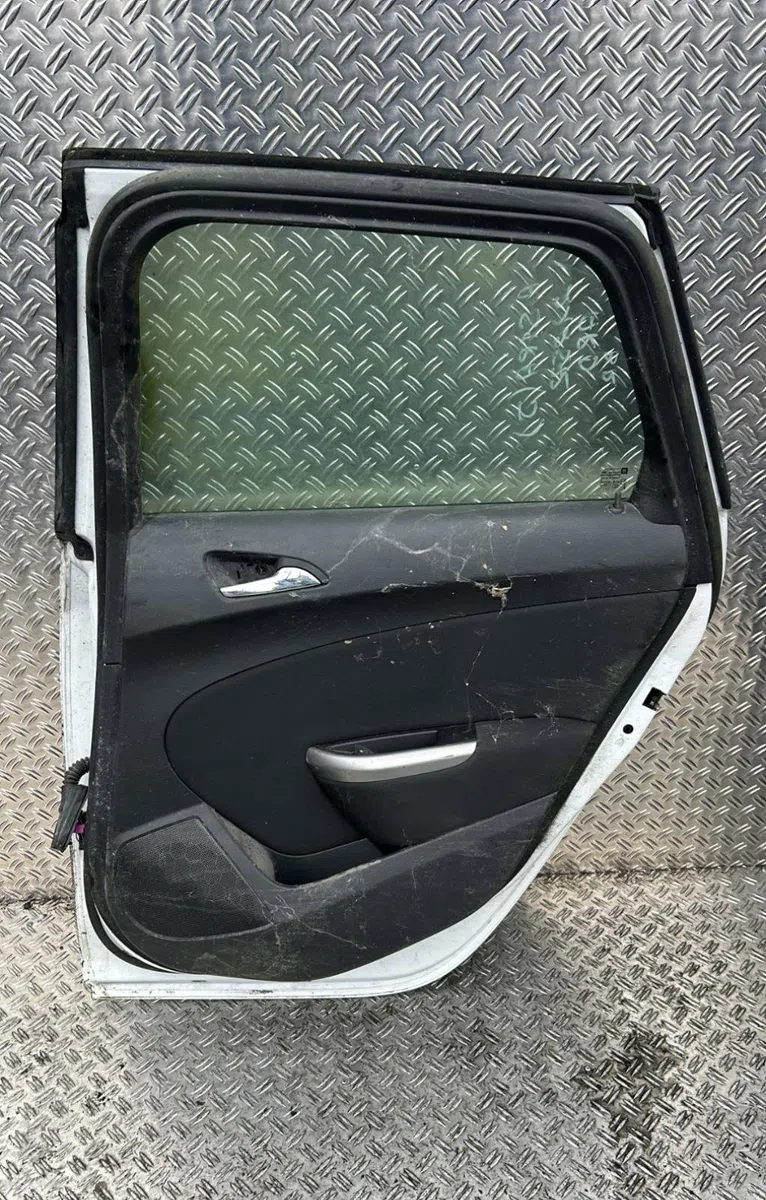 Porte arrière droite Opel ASTRA J Sports Tourer (P10) 1.7 cdti (35) (2010-2015) occasion