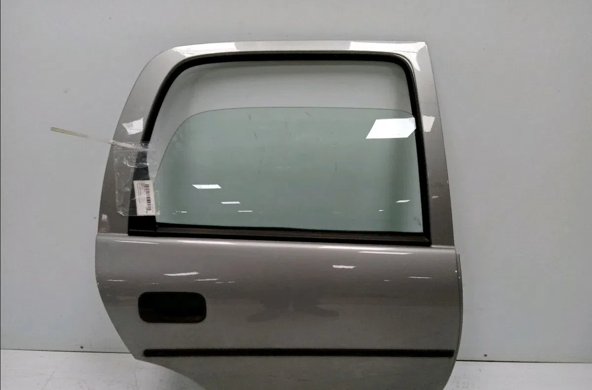 Porte arrière droite Opel CORSA B (S93) 1.4 i (f08, f68, m68) (1993-2000) occasion