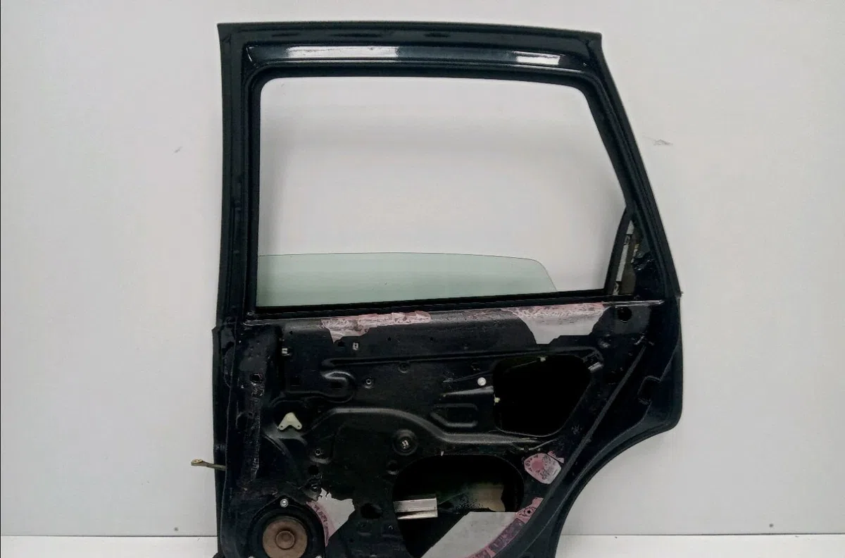 Porte arrière droite Opel VECTRA B (J96) 1.6 i 16v (f19) (1995-2002) occasion