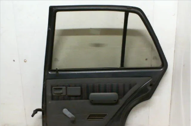 Porte arrière droite PEUGEOT 205 occasion