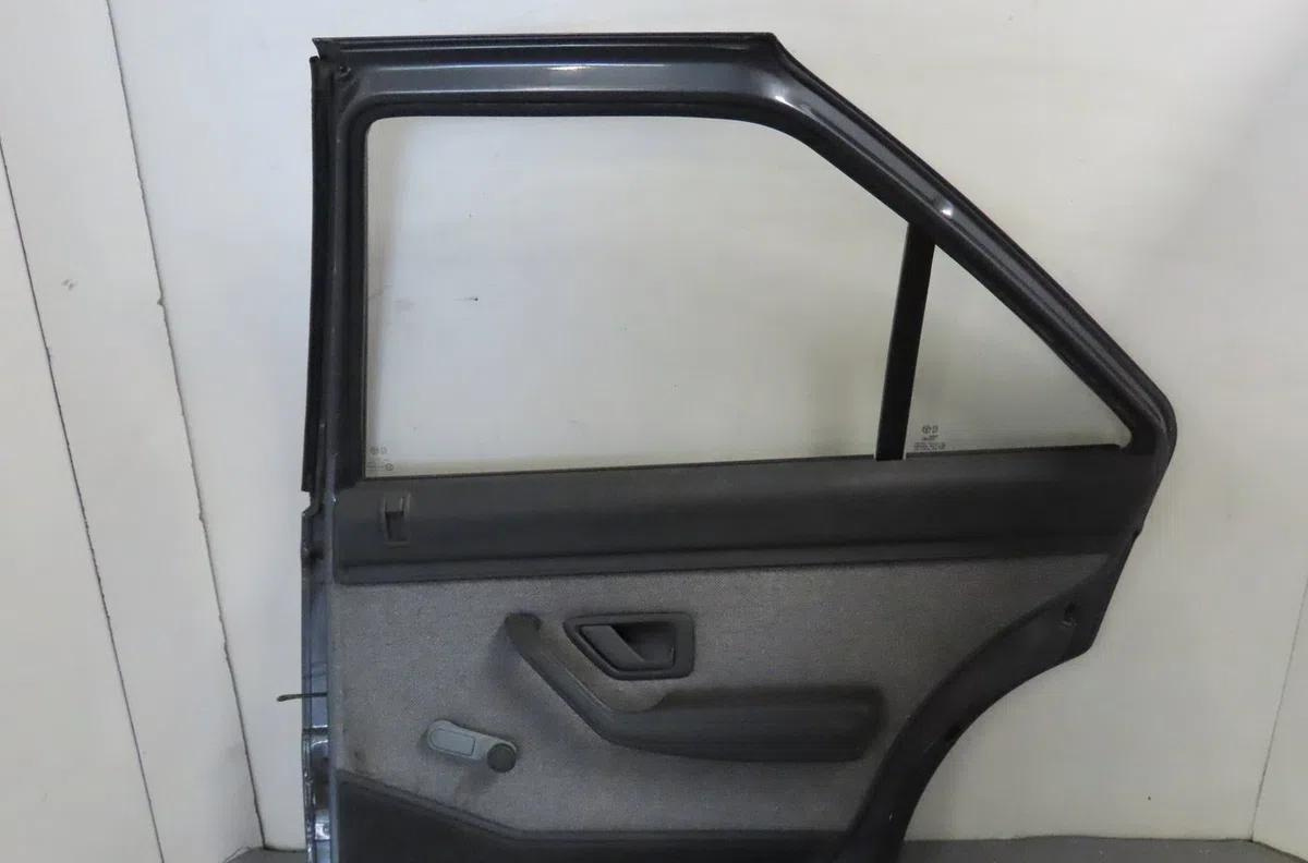 Porte arrière droite Peugeot 405 I (15B) 1.6 (1987-1992) occasion
