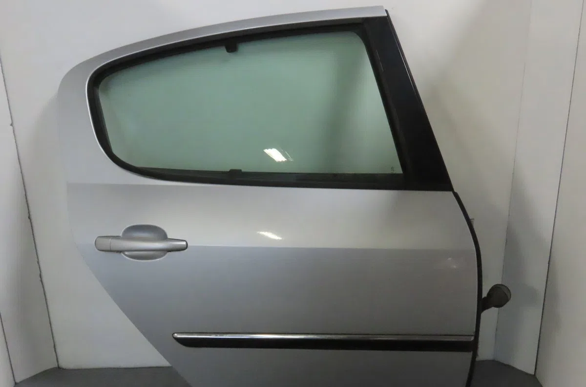 Porte arrière droite Peugeot 407 (6D_) 2.2 (6d3fze, 6d3fzh) (2004-2006) occasion
