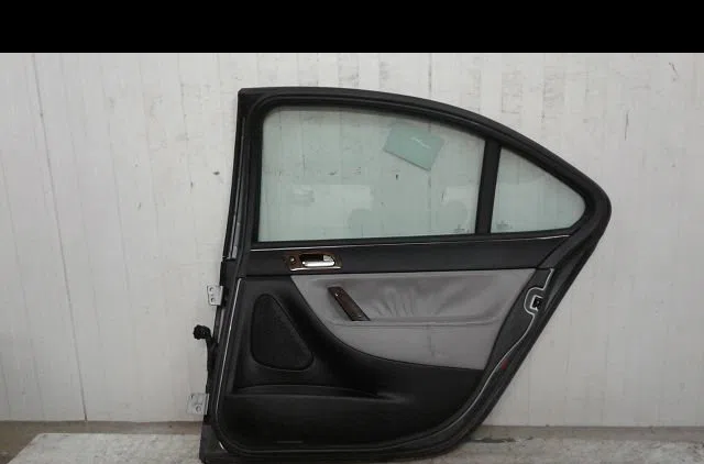 Porte arrière droite Peugeot 607 (9D, 9U) 2.2 hdi (2000-2006) occasion