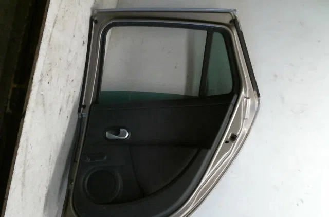 Porte arrière droite Renault CLIO III Grandtour (KR0-1_) 1.5 dci (kr0f) (2007-2012) 5 portes occasion