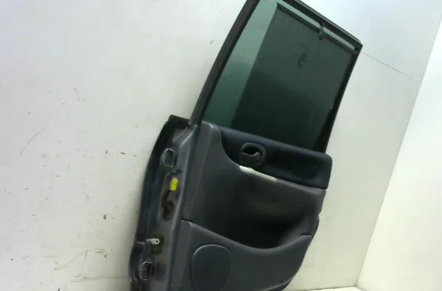 Porte arrière droite Renault ESPACE III (JE0_) 2.2 dci (je0k) (2000-2002) 5 portes occasion