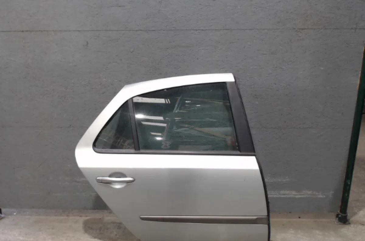 Porte arrière droite RENAULT LAGUNA 2  LAGUNA 2 PHASE 1 occasion