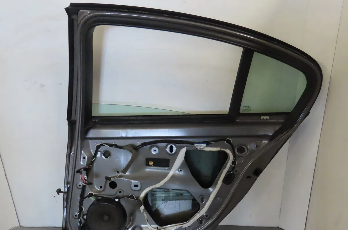 Porte arrière droite Renault LAGUNA III (BT0-1) 2.0 16v (bt05, bt0f, bt0w) (2007-2012) occasion