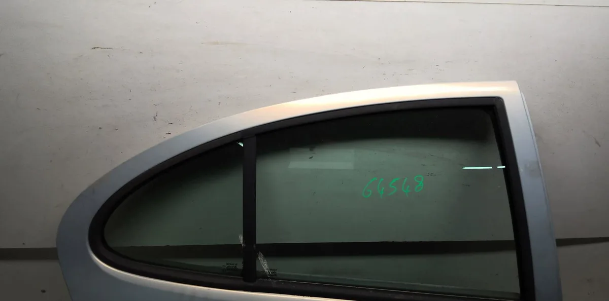 Porte arrière droite Renault MEGANE I (BA0-1_) 1.4 16v (ba0d, ba1h, ba0w, ba10) (1999-2003) occasion