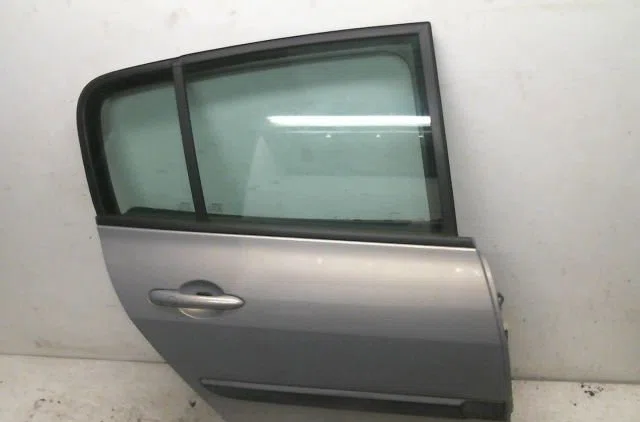 Porte arrière droite Renault MEGANE II (BM0-1_, CM0-1_) 1.9 dci (bm0g, cm0g) (2002-2008) 5 portes occasion