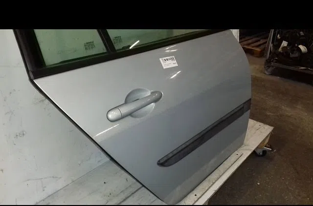 Porte arrière droite Renault MEGANE II Break (KM0-1_) 1.5 dci (km0f, km0t, km2b) (2003-2006) occasion