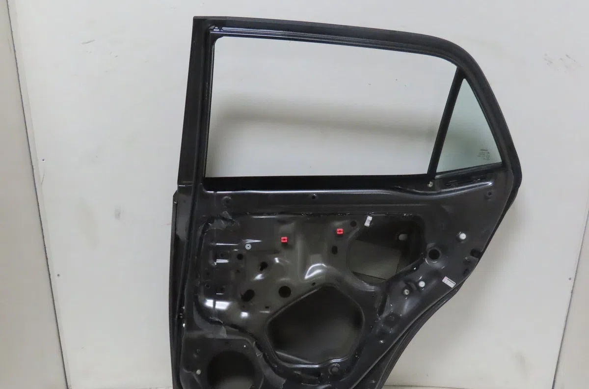 Porte arrière droite Toyota AURIS (_E15_) 2.0 d-4d (ade150_) (2006-2012) occasion