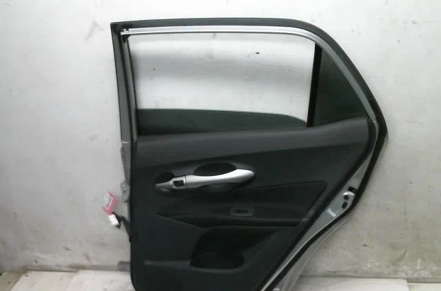 Porte arrière droite Toyota AURIS (_E15_) 2.2 d (ade157_, ade151_) (2006-2012) occasion