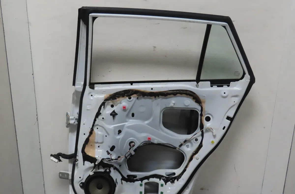 Porte arrière droite Toyota AVENSIS Break (_T27_) 1.6 d4-d (wwt270_) (2015-2018) occasion