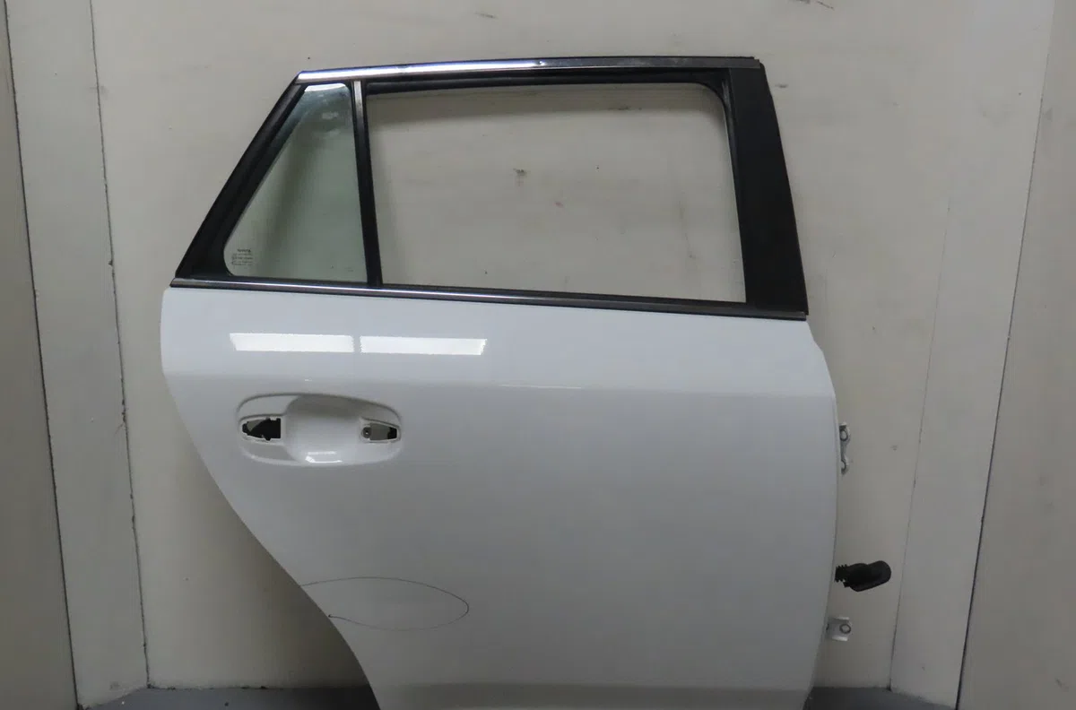 Porte arrière droite Toyota AVENSIS Break (_T27_) 1.6 d4-d (wwt270_) (2015-2018) occasion
