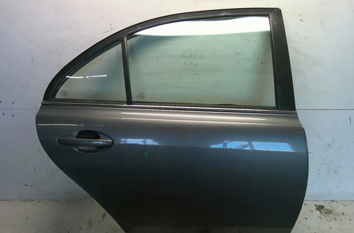 Porte arrière droite Toyota AVENSIS (_T25_) 1.8 (zzt251_) (2003-2008) occasion