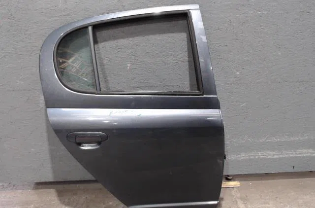 Porte arrière droite TOYOTA YARIS 1  YARIS 1 PHASE 2 occasion