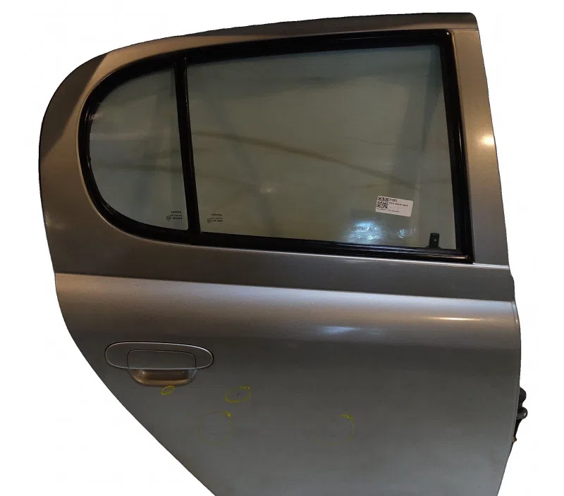 PORTE ARRIERE DROITE TOYOTA YARIS 670030D080