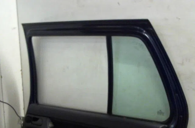 Porte arrière droite VOLKSWAGEN GOLF III 1995 occasion