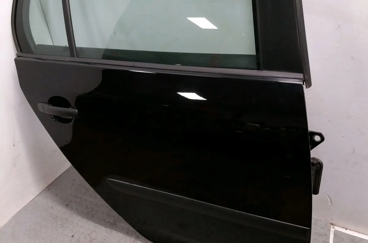 Porte arrière droite Volkswagen GOLF V (1K1) 1.4 16v (2003-2006) occasion