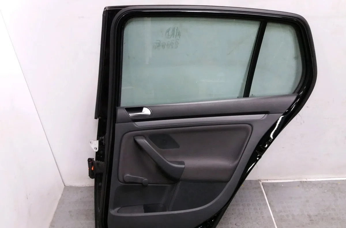 Porte arrière droite Volkswagen GOLF V (1K1) 1.4 16v (2003-2006) occasion