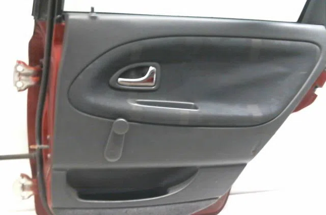 Porte arrière droite VOLVO V40 I 1999 occasion