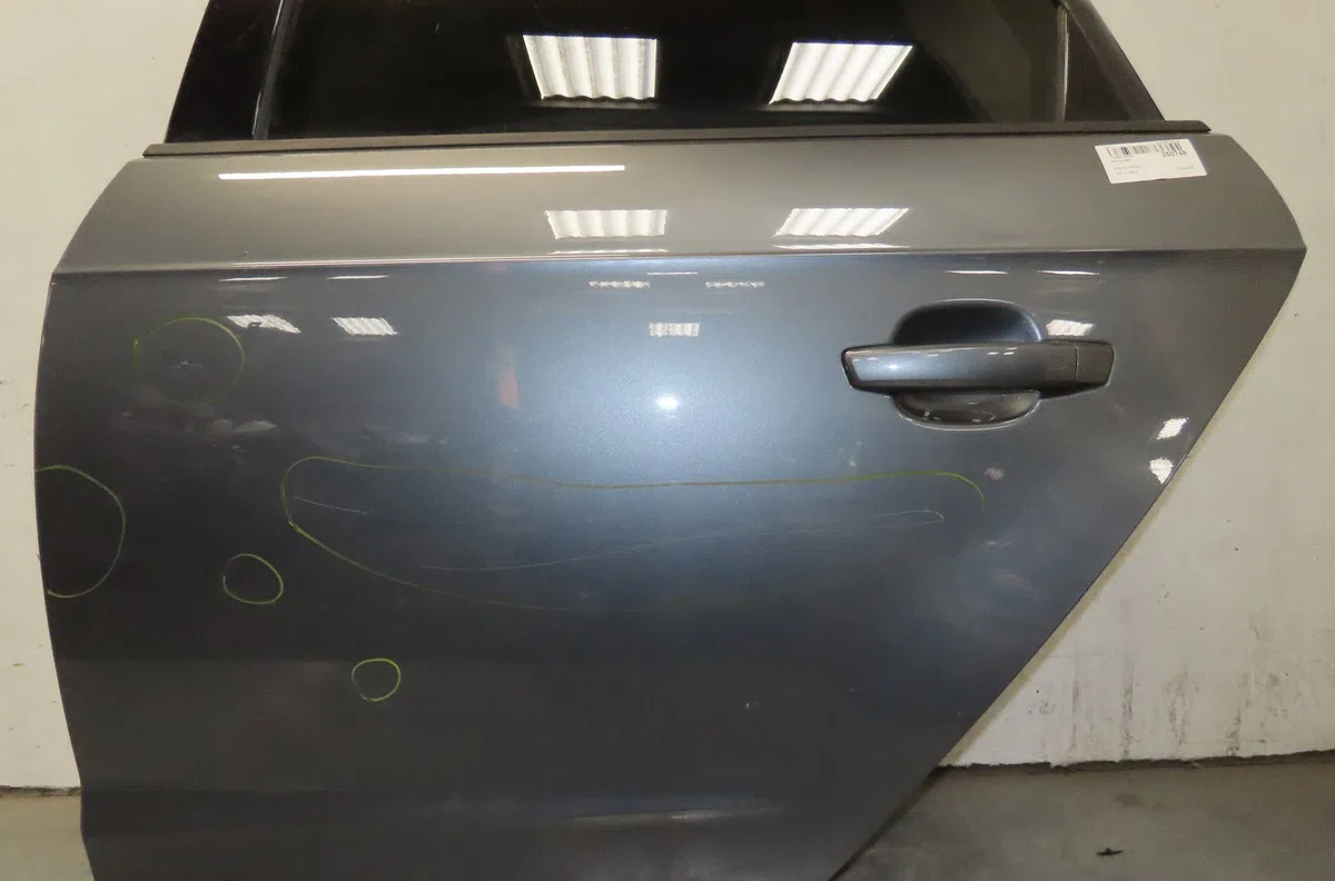 Porte arrière gauche Audi A3 Sportback (8VA, 8VF) 1.6 tdi (2012) occasion