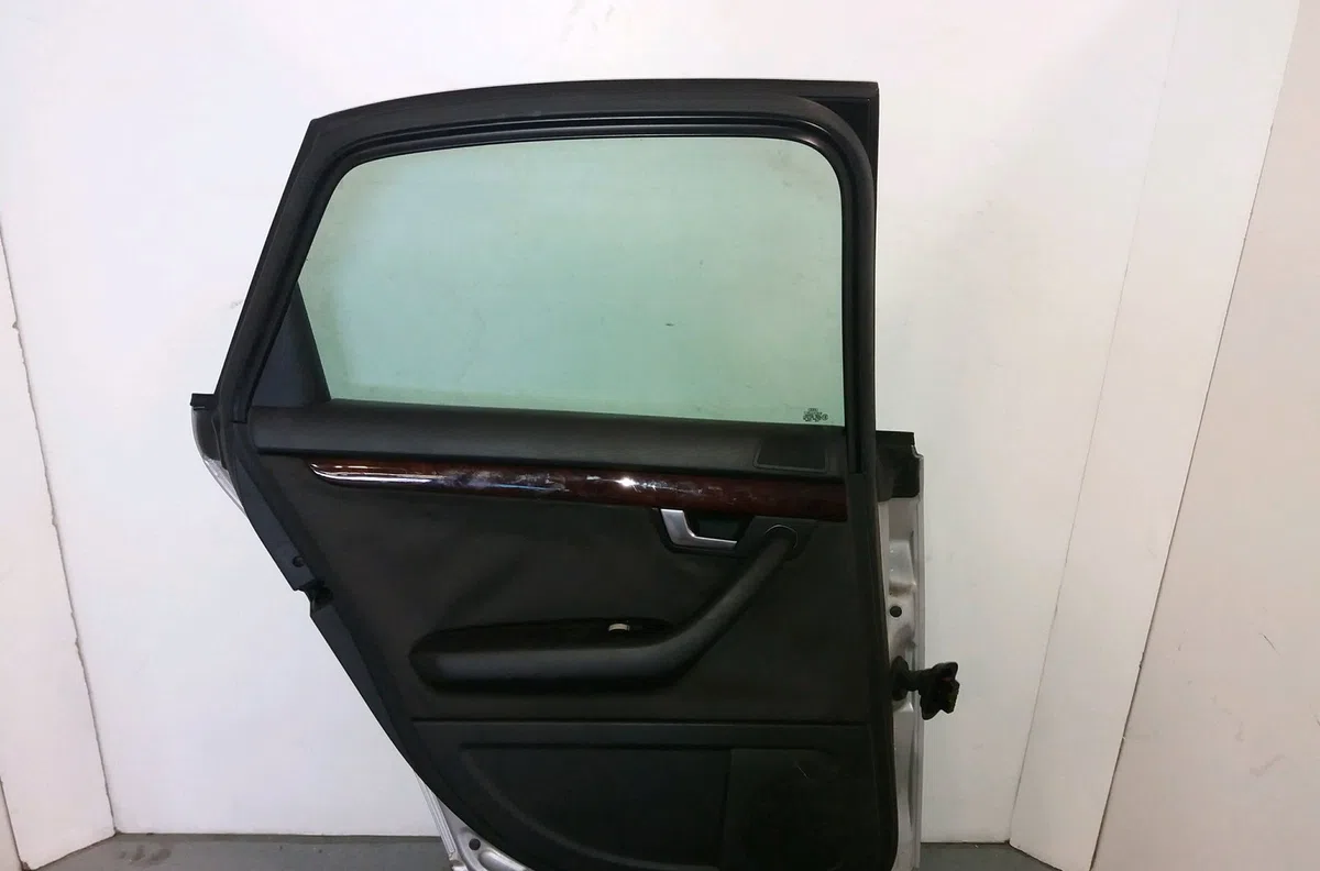 Porte arrière gauche Audi A4 B6 (8E2) 1.9 tdi (2000-2004) 4 portes occasion