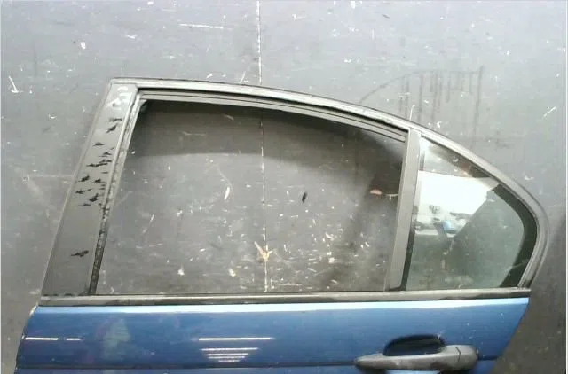Porte arrière gauche B.M.W. SERIE 3 IV 2001 occasion