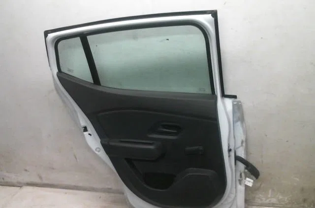 Porte arrière gauche Dacia SANDERO III 1.0 sce 65 (2021) occasion