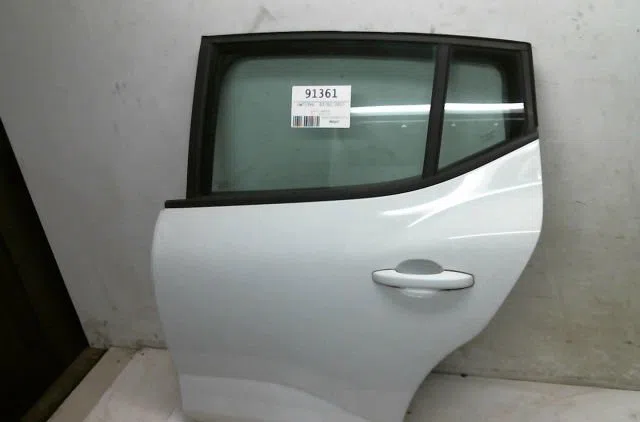 Porte arrière gauche Dacia SANDERO III Liberty 125 i.e. (m73) (2012) occasion