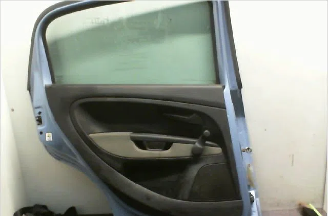 Porte arrière gauche Fiat GRANDE PUNTO (199_) 1.3 d multijet (2008) occasion