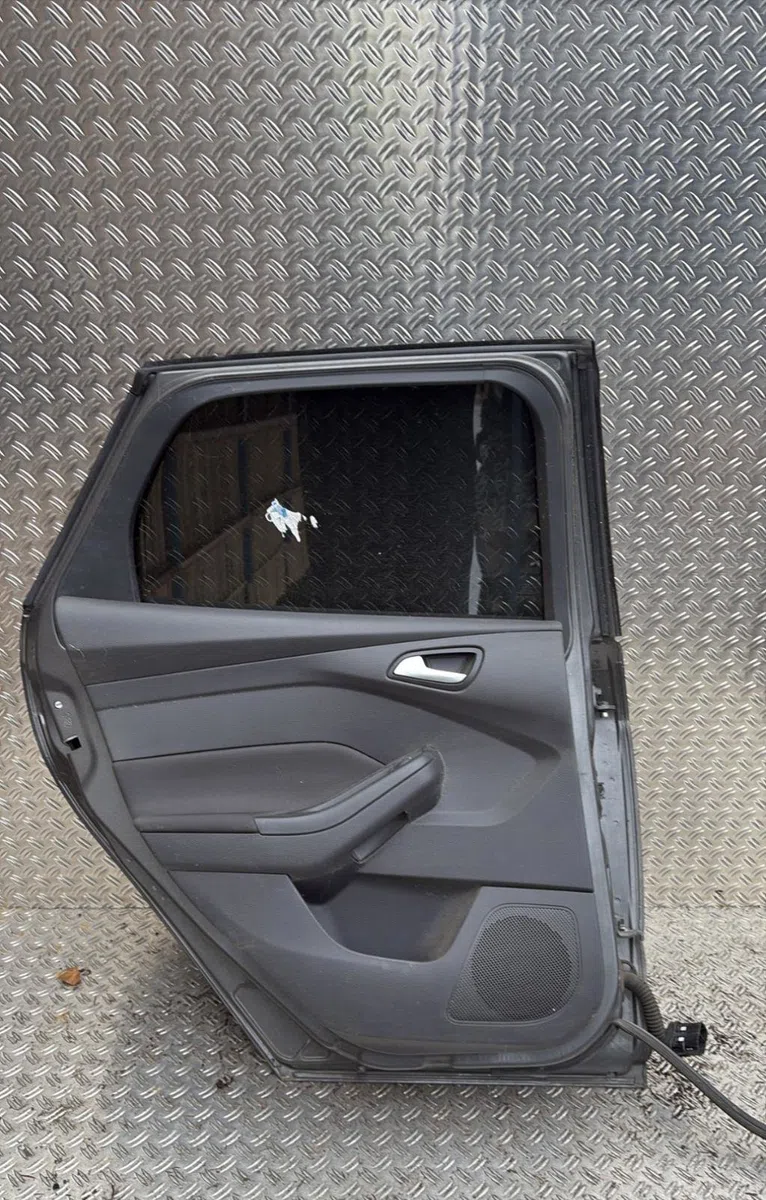 Porte arrière gauche Ford FOCUS III Turnier 1.0 ecoboost (2012) occasion