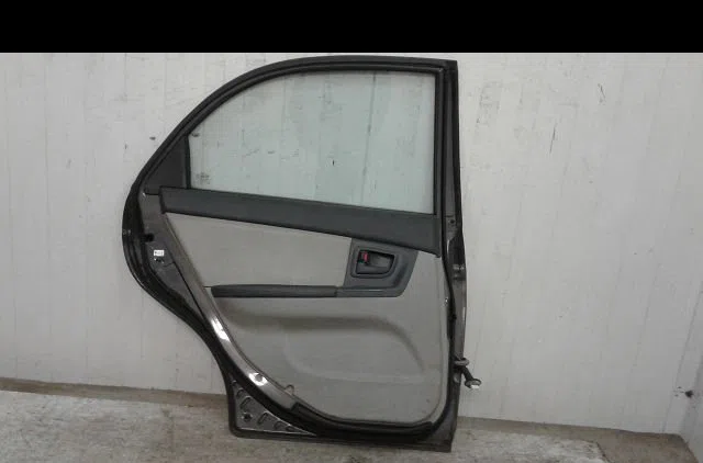 Porte arrière gauche Kia CERATO I A trois volumes (LD) 1.6 crdi (2005-2009) occasion
