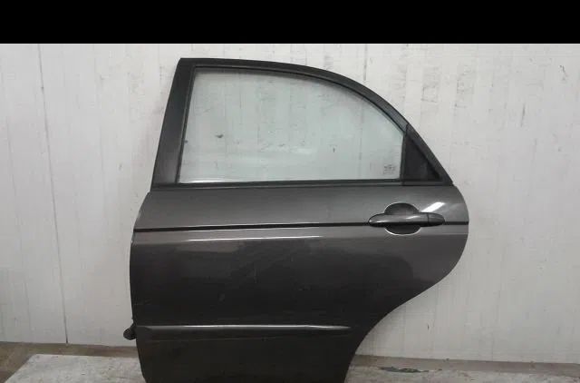 Porte arrière gauche Kia CERATO I A trois volumes (LD) 1.6 crdi (2005-2009) occasion