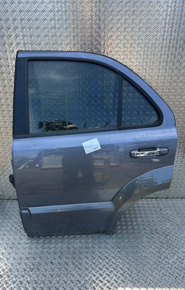 Porte arrière gauche KIA SORENTO 1 PHASE 1 occasion