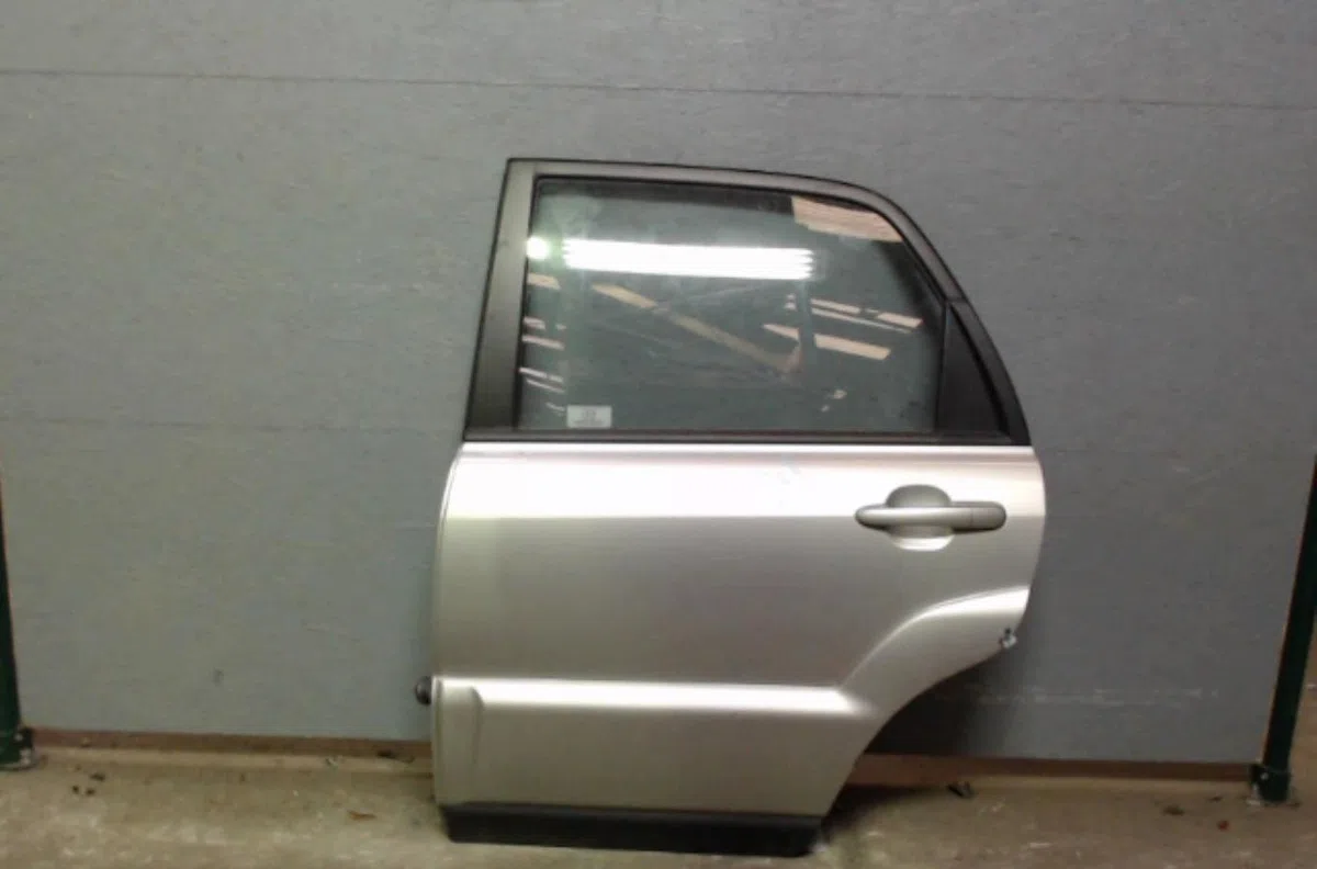 Porte arrière gauche KIA SPORTAGE 2  0 occasion