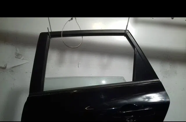 Porte arrière gauche Mazda 3 (BK) 1.6 (bk14) (2003-2009) occasion