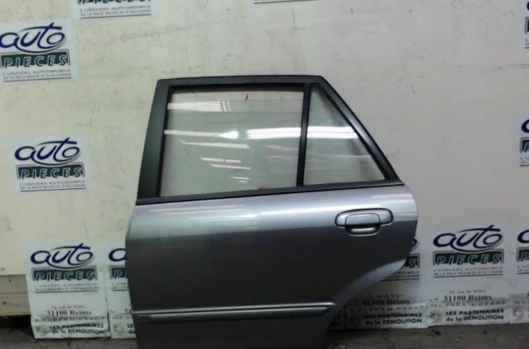 Porte arrière gauche Mazda 323 F VI (BJ) 2.0 td (1998-2001) 5 portes occasion