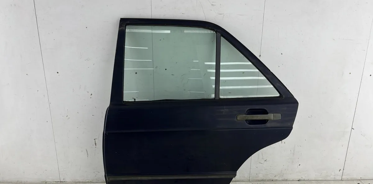 Porte arrière gauche MERCEDES 190 W201 PHASE 1 occasion