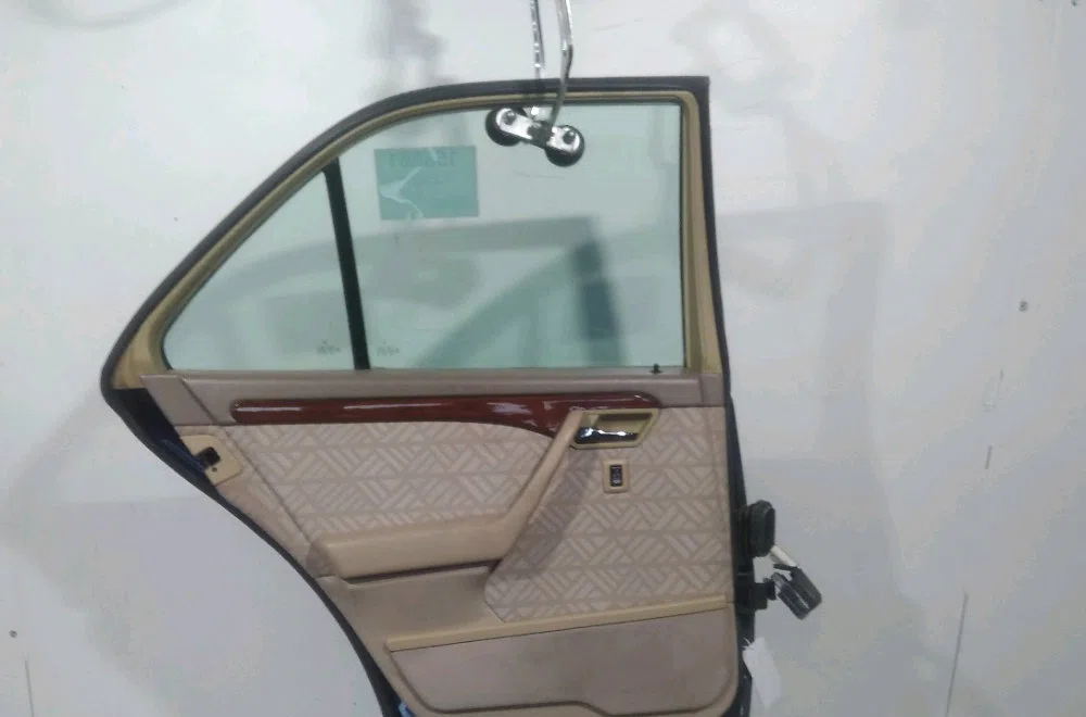 Porte arrière gauche Mercedes-benz CLASSE C (W202) C 180 (202.018) (1993-2000) 4 portes occasion