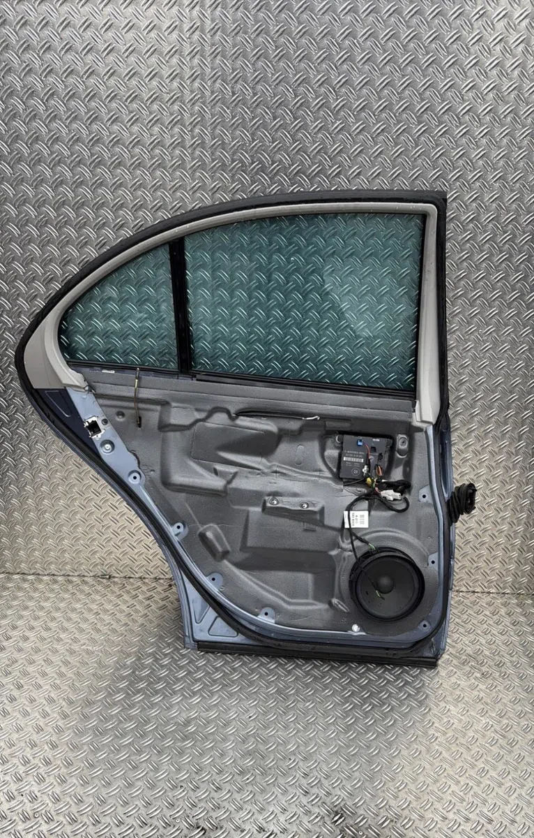 Porte arrière gauche Mercedes-benz CLASSE E (W211) E 270 cdi (211.016) (2002-2008) occasion