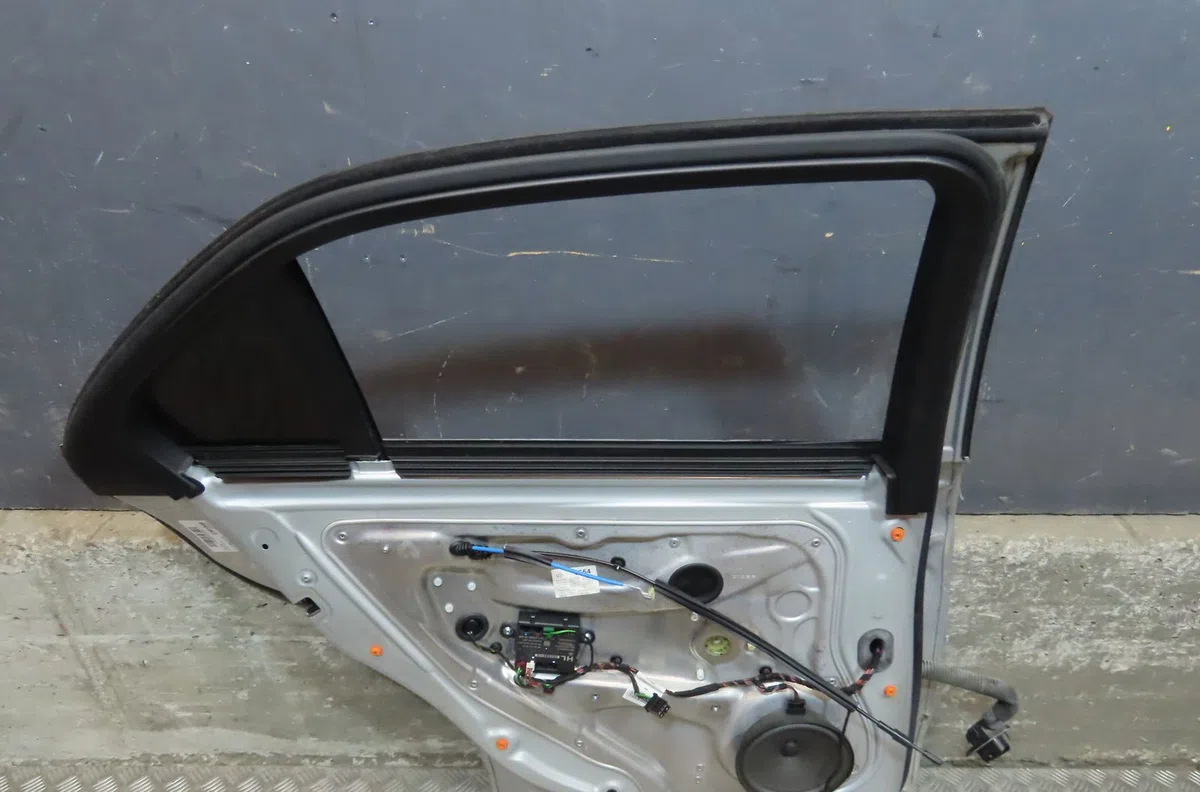 Porte arrière gauche Mercedes-benz CLASSE E (W212) E 220 cdi - bluetec (212.001, 212.002) (2009-2016) occasion