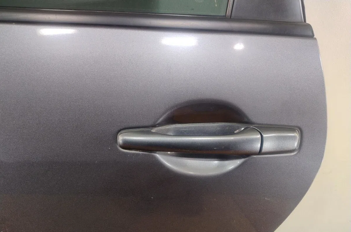 Porte arrière gauche MITSUBISHI GRANDIS  GRANDIS occasion