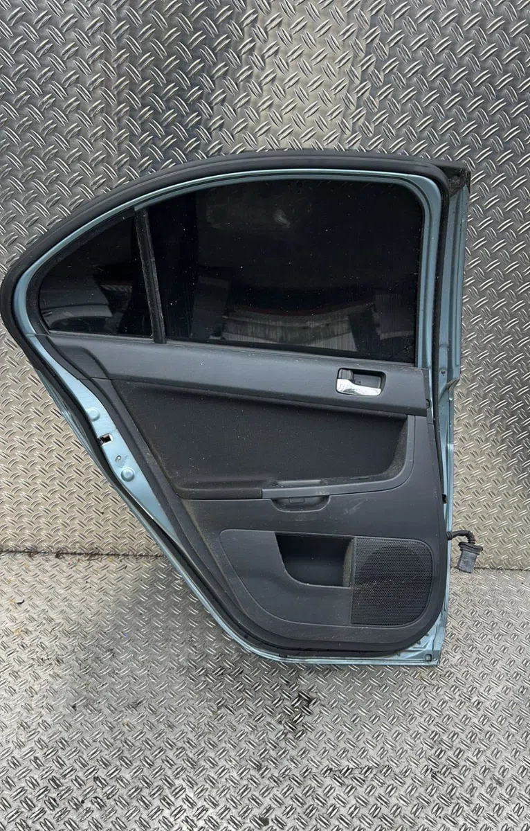 Porte arrière gauche Mitsubishi LANCER VIII (CY_A, CZ_A) 1.8 (cy3a, cy6a) (2010) occasion
