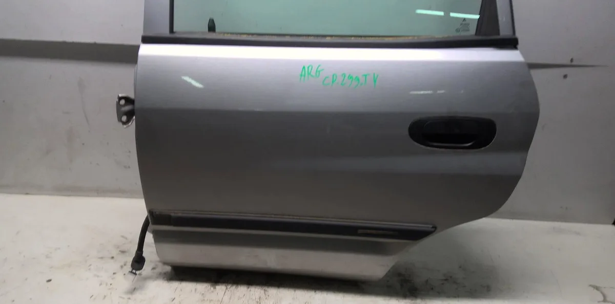 Porte arrière gauche Mitsubishi SPACE STAR Monospace (DG_A) 1.9 di-d (dg4a) (2001-2004) occasion