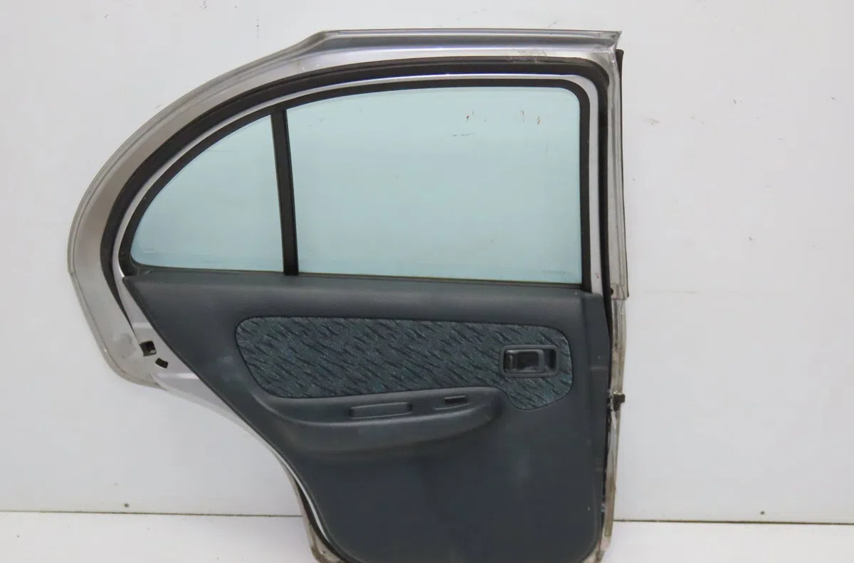 Porte arrière gauche NISSAN ALMERA I 1996 occasion