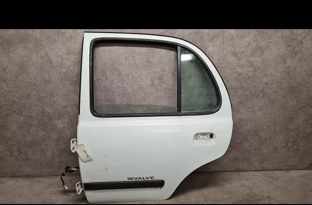 Porte arrière gauche Nissan MICRA II (K11) 1.3 i 16v (1992-2000) occasion