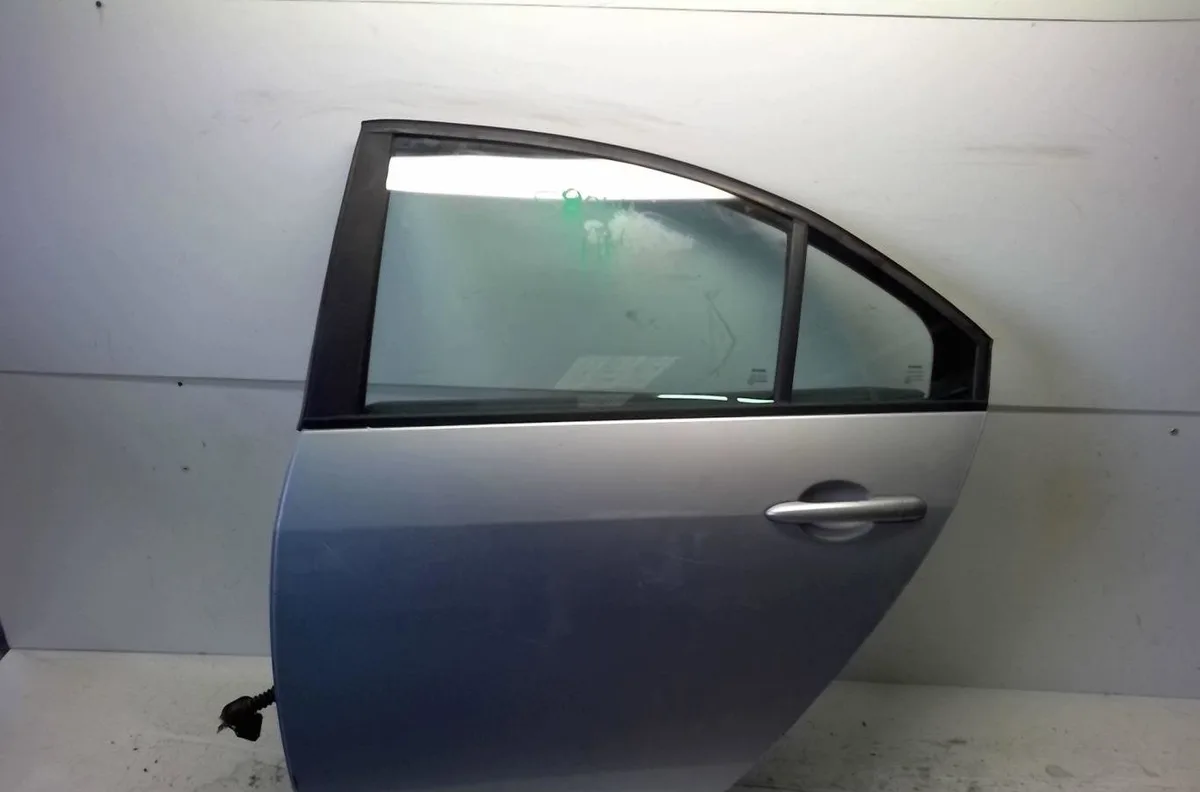 Porte arrière gauche Nissan PRIMERA Hatchback (P12) 2.2 dci (2003) occasion