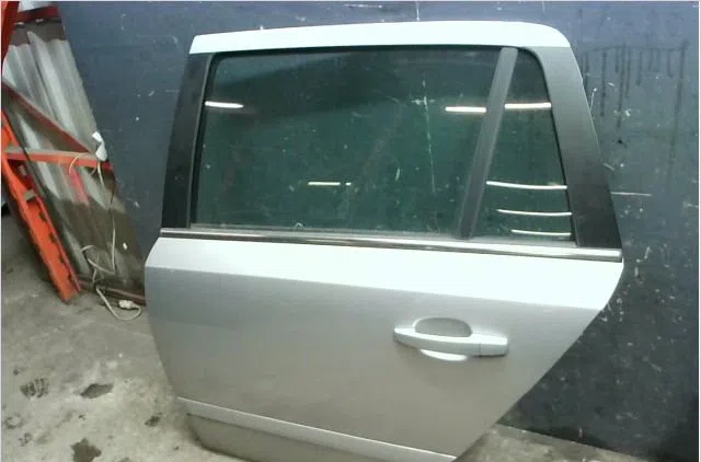 Porte arrière gauche Opel ASTRA H Break (A04) 1.6 (l35) (2004-2010) occasion