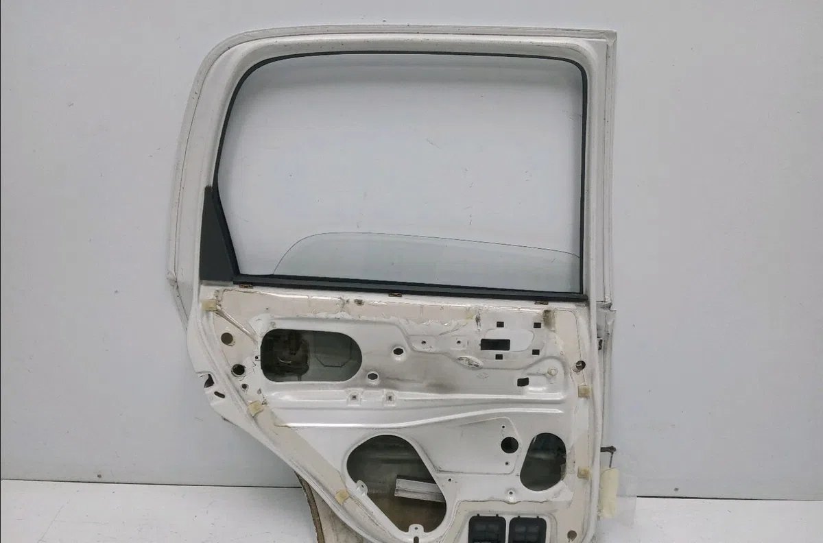 Porte arrière gauche Opel CORSA B (S93) 1.5 d (f08, f68, m68) (1993-2000) occasion